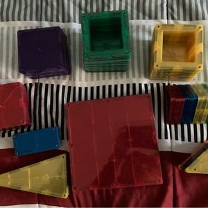 60 magnetic building tiles for kids